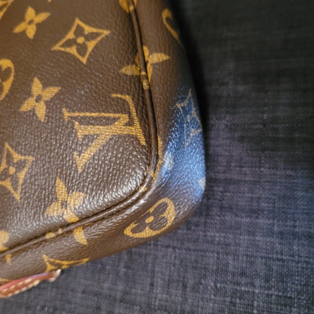 Authentic Louis Vuitton bag - Picture 4 of 14